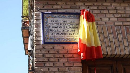 Inauguración de una placa en recuerdo de santa Teresa